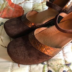 NEW Dansko Sally Mary Jane Suede Heels Clogs 40 Espresso